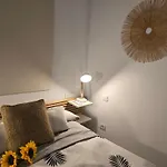 The Sunflower شقة *